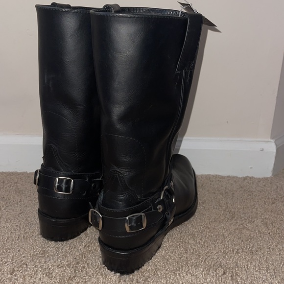 White diamonds boots